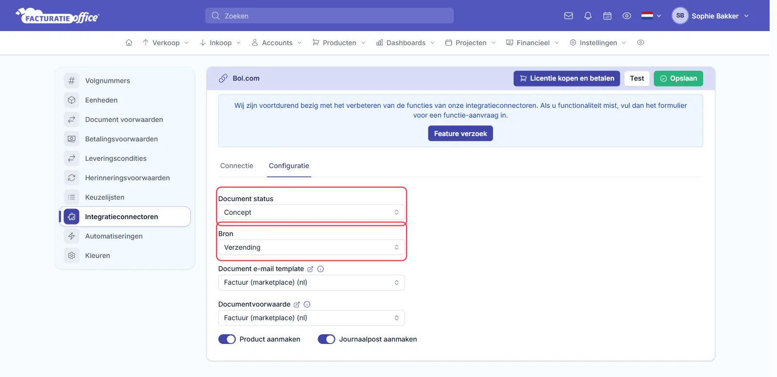 Het tabblad Configuratie van de Bol.com-koppeling met Document status Concept, Bron Verzending, Document e-mail template en Documentvoorwaarde op Factuur (marketplace) (nl) en de schakelaars Product aanmaken en Journaalpost aanmaken; Document status en Bron zijn rood omlijnd
